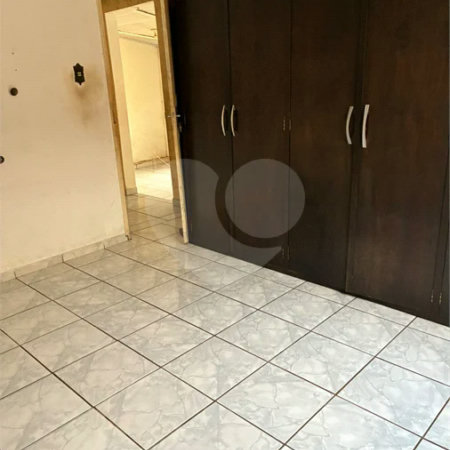 Casa Ampla e Versátil na Vila Marcelino — Excelente Espaço e Pronta para Ocupação Imediata!