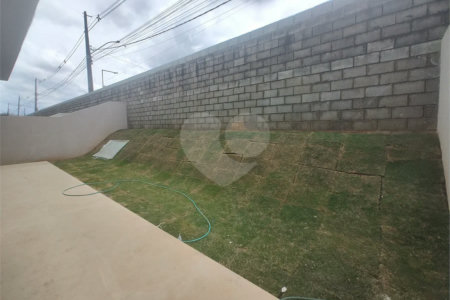 Casa exclusiva em Atibaia de alto padrão com 3 suítes, piscina, espaço gourmet, condomínio fechado, aceita financiamento