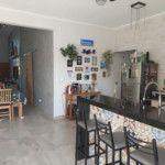 Casa à venda com 4 quartos, sendo 2 suítes,  no condomínio Figueira Garden, Atibaia - SP