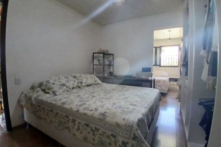 Casa à venda com 3 quartos, sendo 1 suíte,  em Recreio Maristela, Atibaia, SP