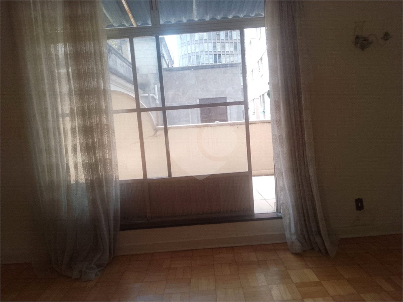 Apartamento à venda com 4 quartos, sendo 1 suíte, em República, São Paulo, SP