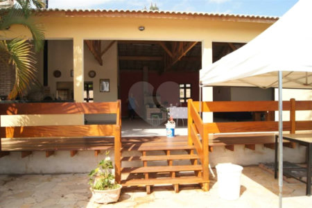Chácara à venda com 4 quartos em Monterrey, Louveira, SP