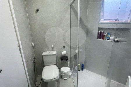 Casa à venda com 3 quartos, sendo 1 suíte, no condomínio Residencial Villagio Vitória, Guarulhos - SP