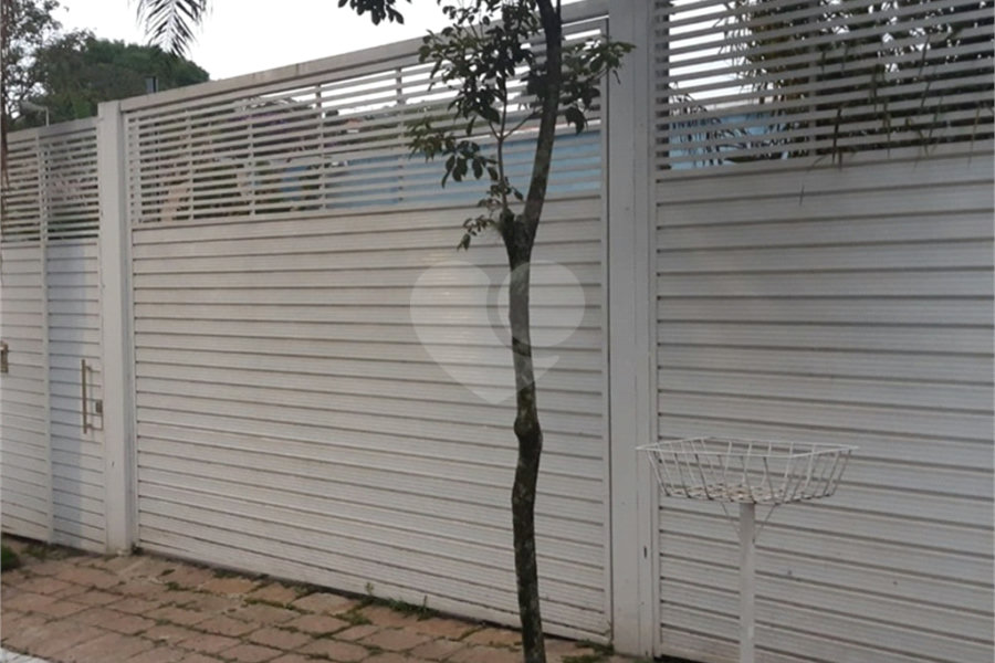 Casa à venda com 4 quartos, sendo 1 suíte, em Horto, São Paulo, SP