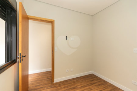 Sobrado à venda com 3 quartos, sendo 1 suíte, em Vila Gumercindo, São Paulo, SP