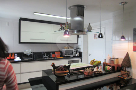 Apartamento à venda com 4 quartos, sendo 3 suítes, em Jardim Londrina, São Paulo, SP