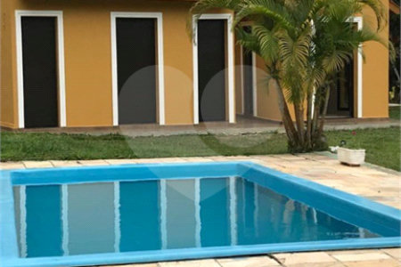 Chácara à venda com 4 quartos, sendo 1 suíte,  em Parque dos Jacarandás, Arujá, SP