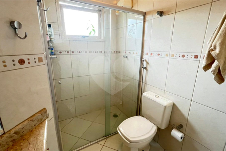 Casa à venda com 3 quartos, sendo 1 suíte, no condomínio Villagio Tramway, São Paulo - SP