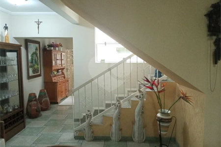 Casa à venda com 3 quartos, sendo 2 suítes, em Vila Flávio, Mogi das Cruzes, SP