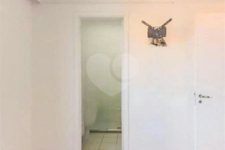 Apartamento à venda com 3 quartos, sendo 1 suíte,  em Cidade São Francisco, São Paulo, SP