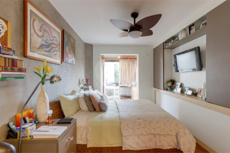 Apartamento à venda com 3 suítes em Campo Belo, São Paulo, SP