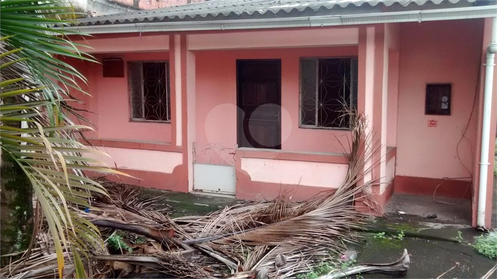 Casa Térrea à venda com 3 quartos em Tomazinho, São João de Meriti, RJ
