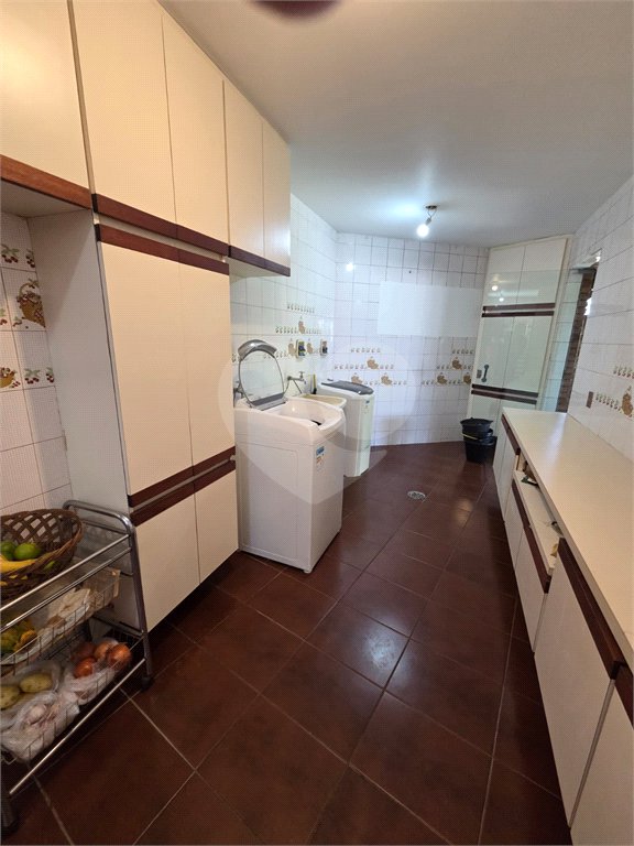 Casa à venda com 4 quartos, sendo 2 suítes, em Cidade São Francisco, São Paulo, SP