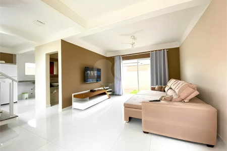 Casa à venda com 3 quartos, sendo 1 suíte, no condomínio Morada da Praia, Bertioga - SP