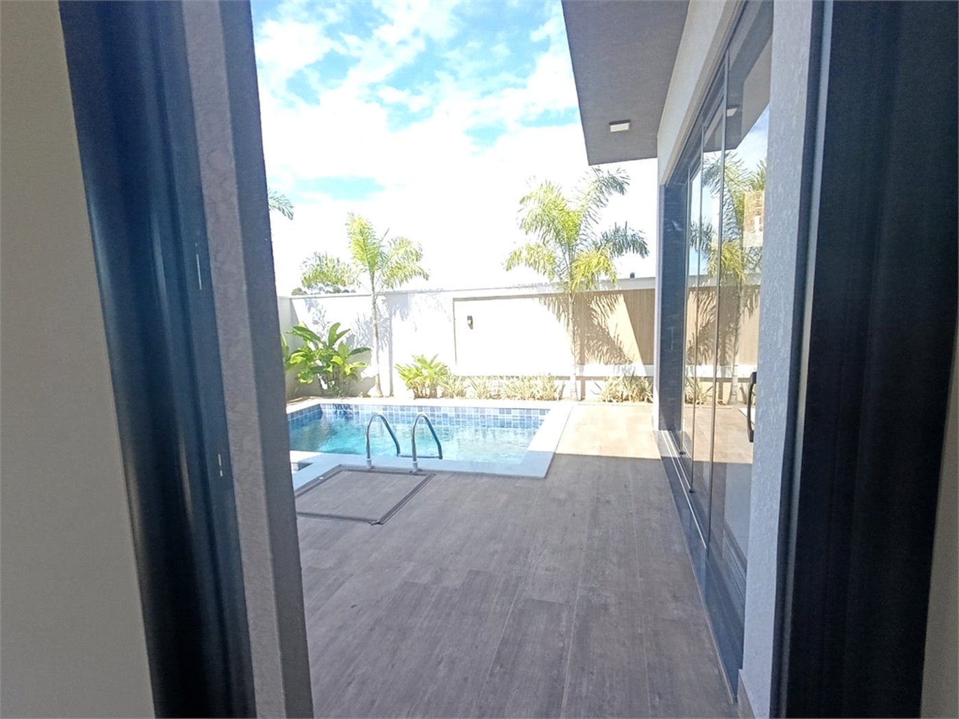 Casa à venda com 3 suítes no condomínio Villa Sapezal, Indaiatuba - SP