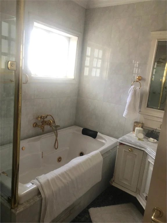 Casa à venda com 4 suítes em Caxingui, São Paulo, SP