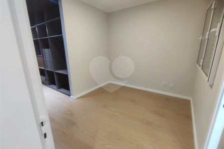 Apartamento à venda com 3 quartos, sendo 2 suítes,  em Jardim Arpoador, São Paulo, SP