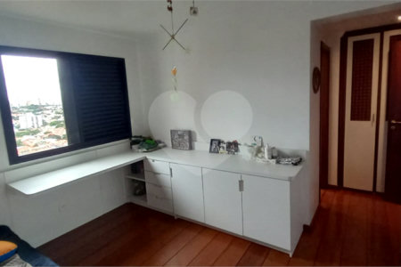 Apartamento à Venda em Mirandópolis com 4 Dormitórios, 2 Suítes e 4 Vagas