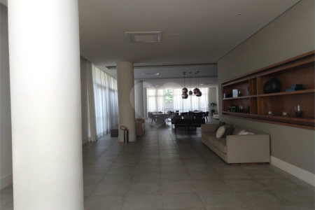 Apartamento à venda com 3 suítes em Vila Anastácio, São Paulo, SP