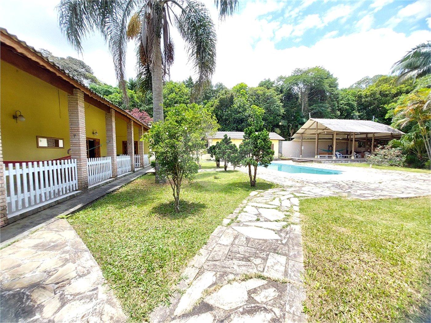 Casa à venda com 4 quartos, sendo 1 suíte, no Centro, Ibiúna, SP