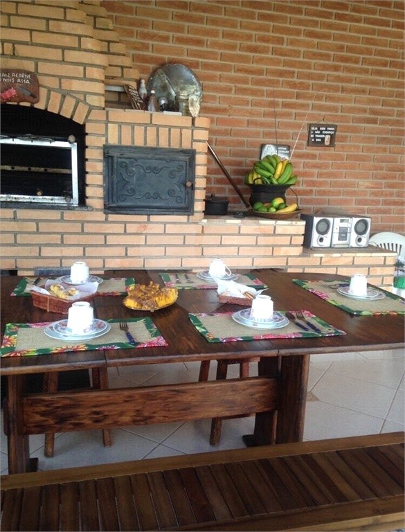 Casa à venda com 3 quartos, sendo 1 suíte,  no condomínio Vista Alegre, Bom Jesus dos Perdões - SP