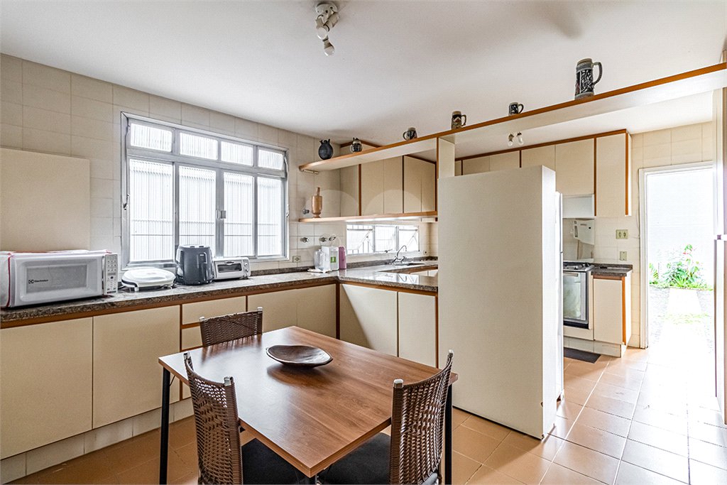 Casa à venda com 3 quartos, sendo 1 suíte, em Jardim Paulista, São Paulo, SP