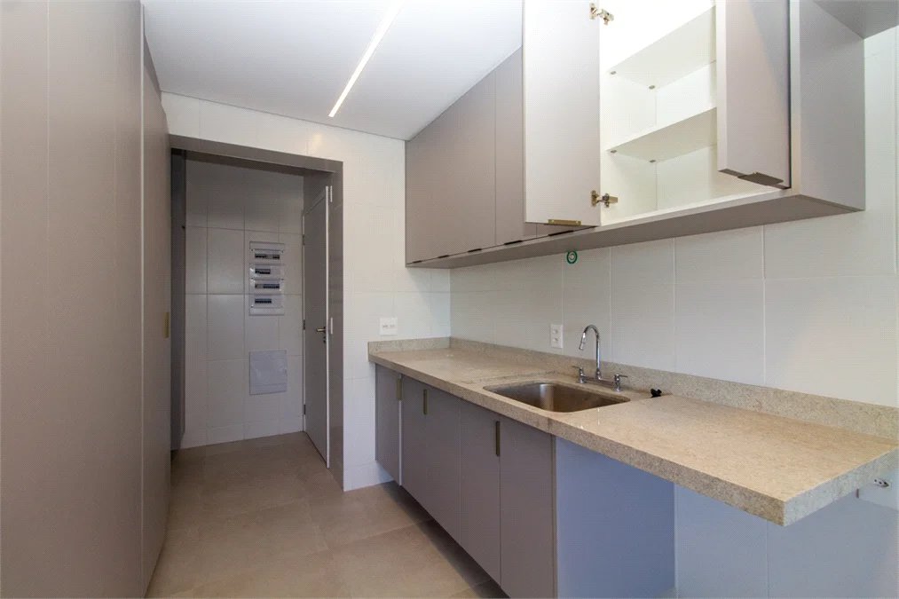 Apartamento à venda ou para alugar com 3 suítes em Jardim Morumbi, São Paulo, SP