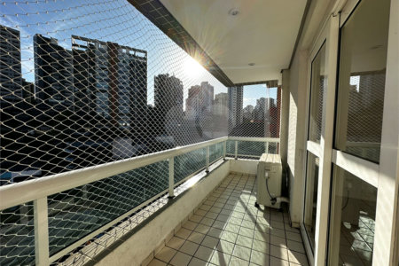 Apartamento à venda com 3 quartos, sendo 1 suíte, em Vila Andrade, São Paulo, SP