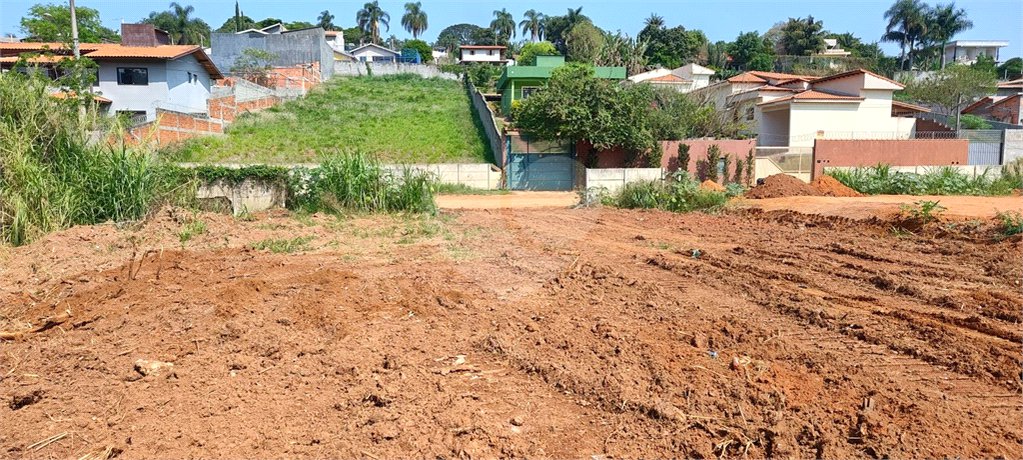Terreno em Atibaia com 3.410 metros, pronto para construir, topografia plana, excelente localização