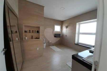 Casa à Venda no Condomínio Damha III – Elegância e Conforto para sua Família