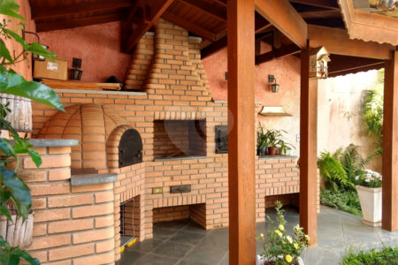 Casa à venda com 3 quartos, sendo 1 suíte, no condomínio Villaggio Dei Fiori, Louveira - SP