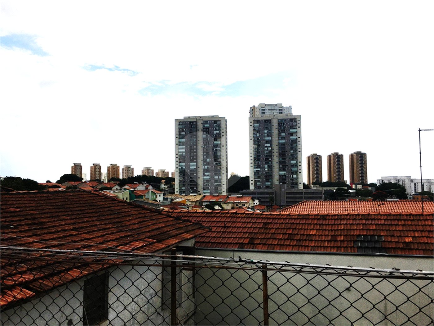 Sobrado à venda com 4 quartos, sendo 1 suíte,  em Vila Gomes, São Paulo, SP