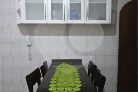 Casa à venda com 3 quartos, sendo 1 suíte, em Lar São Paulo, São Paulo, SP