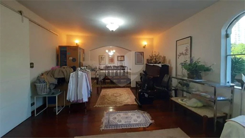 Casa à venda com 4 quartos, sendo 2 suítes, em MORUMBI, São Paulo, SP