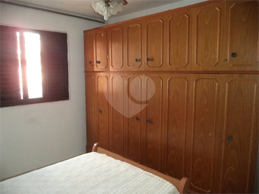 4 dormitórios, suíte no térreo e 2 vagas no Jardim Peri, próximo ao Horto Florestal!