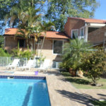 Sobrado à venda com 4 suítes em Recanto Impla, Carapicuíba, SP