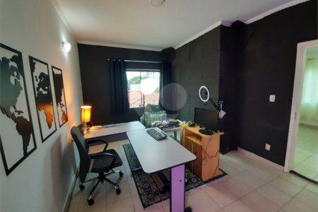 Casa à venda com 5 quartos, sendo 1 suíte, em Vila Lavínia, Mogi das Cruzes, SP