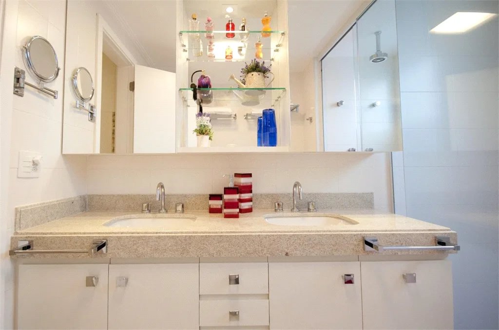Apartamento à venda com 4 quartos, sendo 3 suítes, em Vila Romana, São Paulo, SP