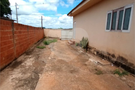Casa à venda com 2 quartos em Vila Mazzei, Itapetininga, SP