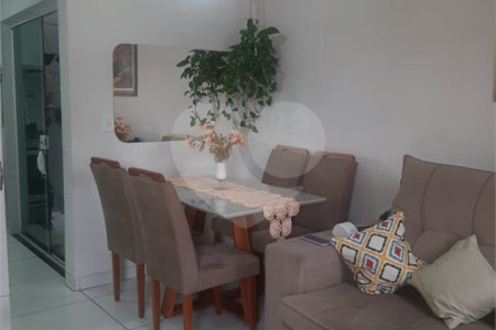 Casa à venda com 3 quartos no condomínio Pedro Voss, São Paulo - SP