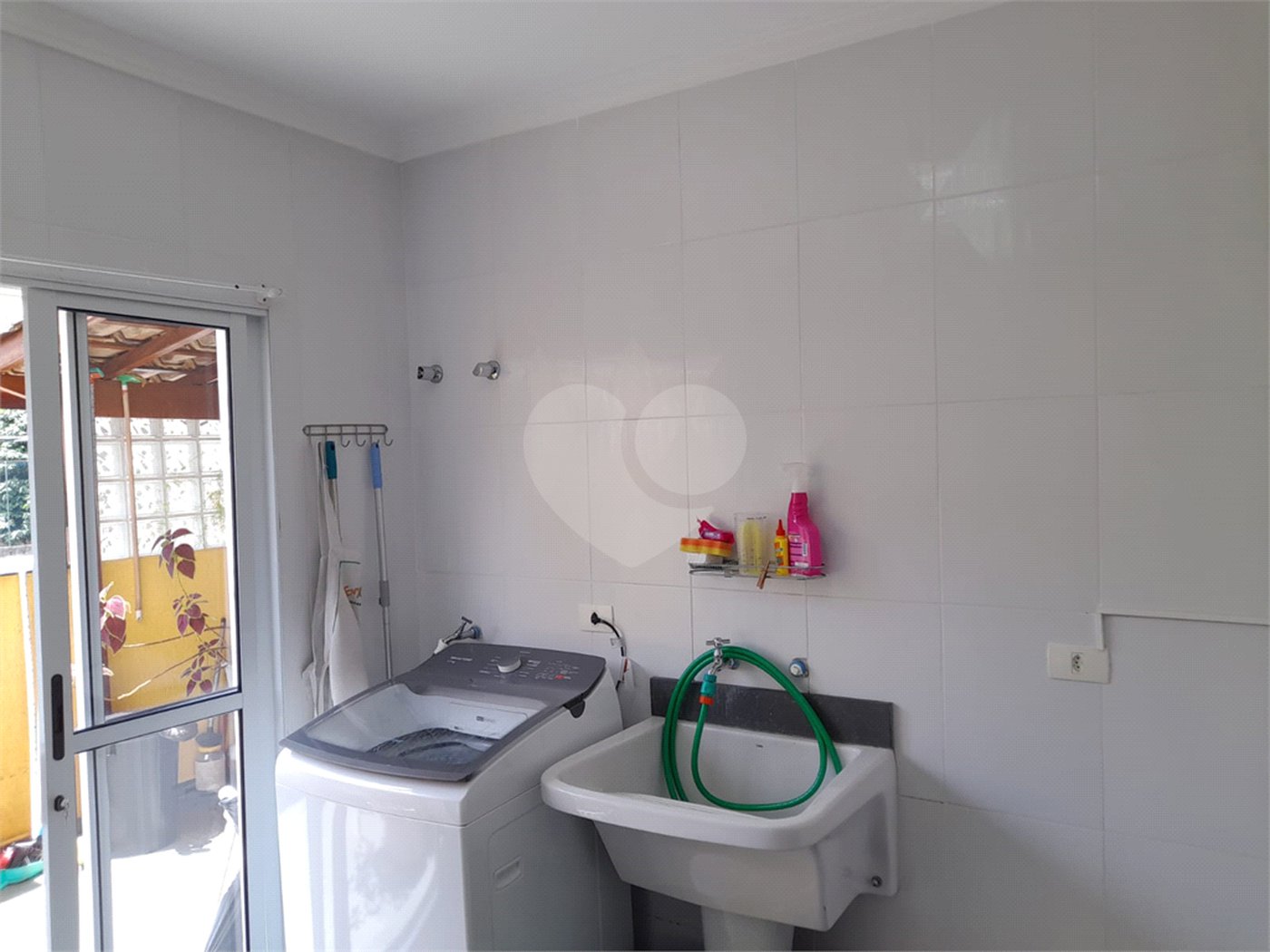 Sobrado à venda com 4 quartos, sendo 1 suíte, em Chora Menino, São Paulo, SP