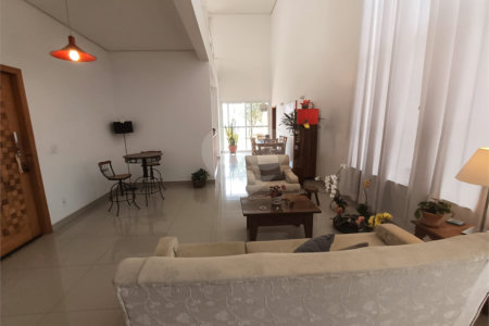 Sobrado à venda com 3 quartos, sendo 1 suíte, em Jardim Solar do Bosque, Sorocaba, SP
