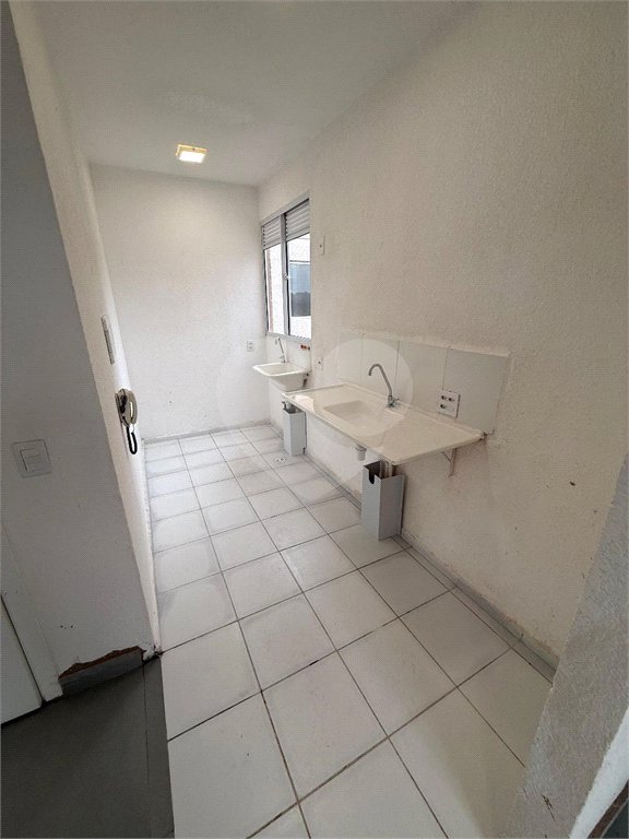 Casa em condomínio à venda com 2 quartos em Jardim Petrópolis, Cotia, SP