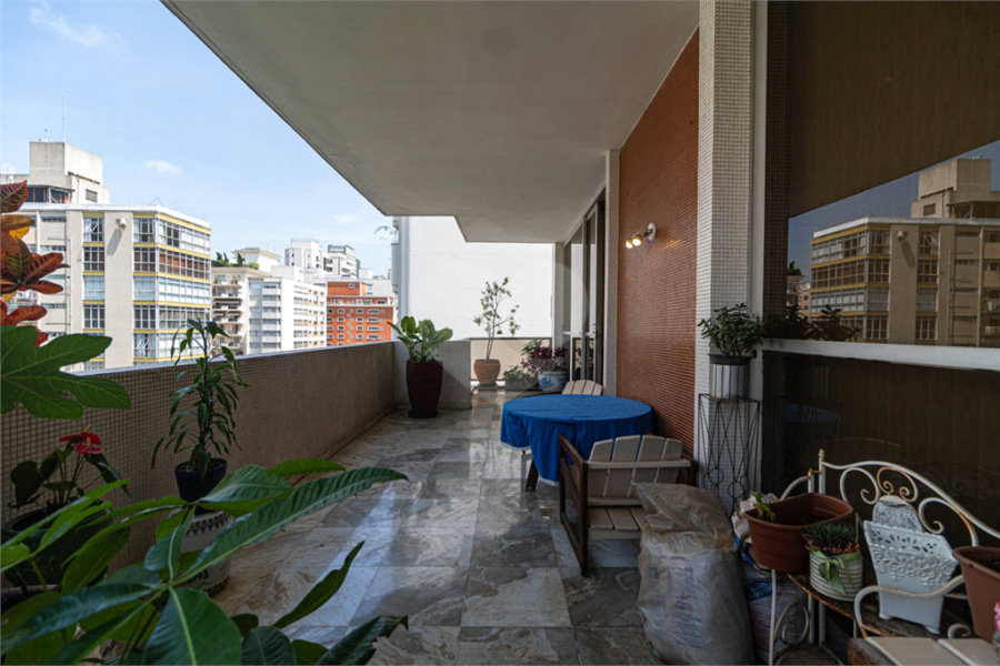 Apartamento à venda ou para alugar com 4 quartos, sendo 1 suíte,  em Jardim América, São Paulo, SP