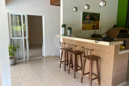 Casa à venda com 6 quartos, sendo 3 suítes,  em Marambaia, Vinhedo, SP