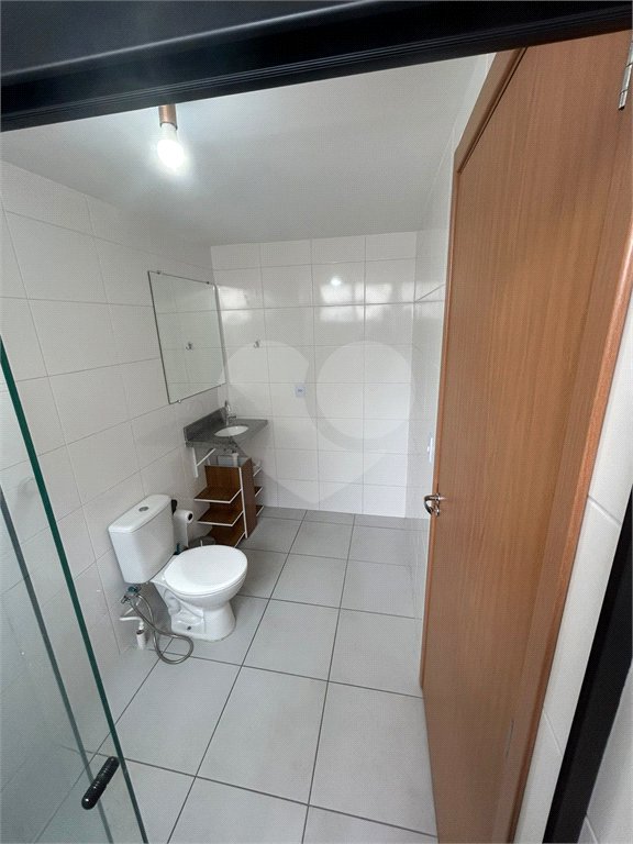Apartamento de 44m² com vaga na garagem.