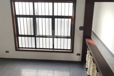 Sobrado à venda com 2 quartos, sendo 1 suíte, em Parque das Rosas, Itu, SP
