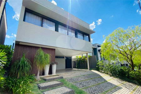 Casa à venda com 3 suítes no condomínio Euroville II, Bragança Paulista - SP