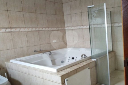 Casa à venda com 4 quartos, sendo 1 suíte, no condomínio Portobello, Sorocaba - SP