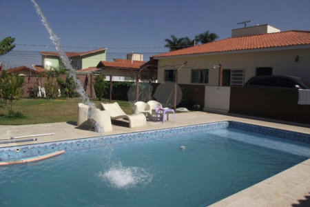 Casa Térrea à venda ou para alugar com 3 quartos, sendo 1 suíte, em Jardim Celani, Salto, SP